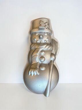 Nordic Ware Silver Snowman Cake Mold, 5 Cup Non-Stick Vintage
